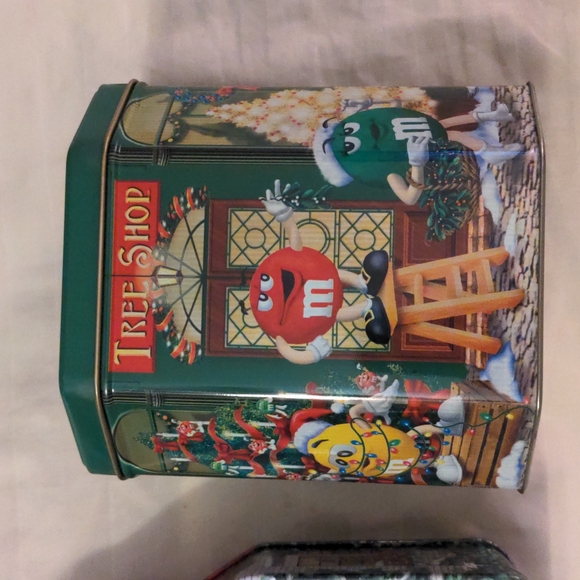 M & M Holiday Decorative Tins Empty 2000 and 2002 - Picture 3 of 6